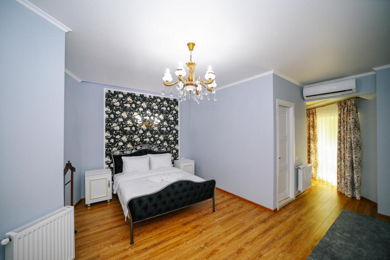 Rose Hotel Vake Tbilisi Exterior photo