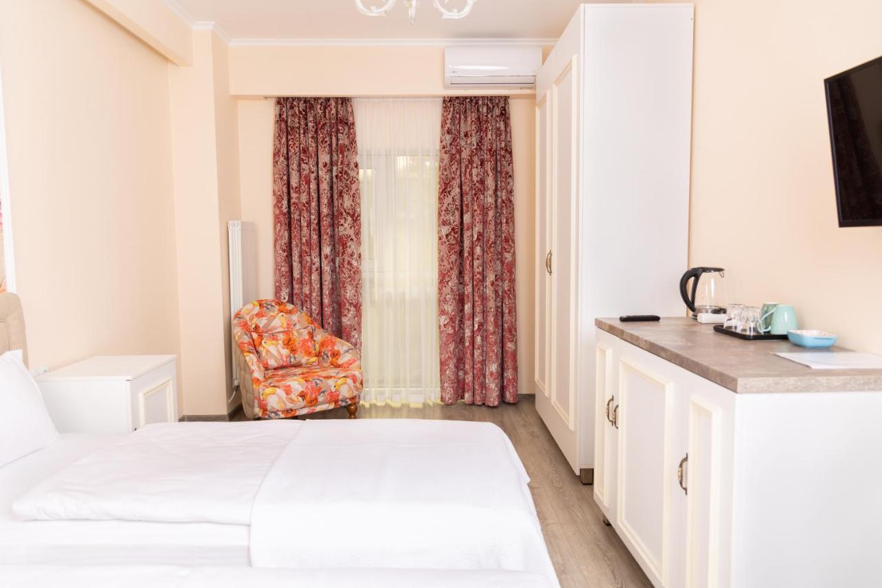 Rose Hotel Vake Tbilisi Exterior photo